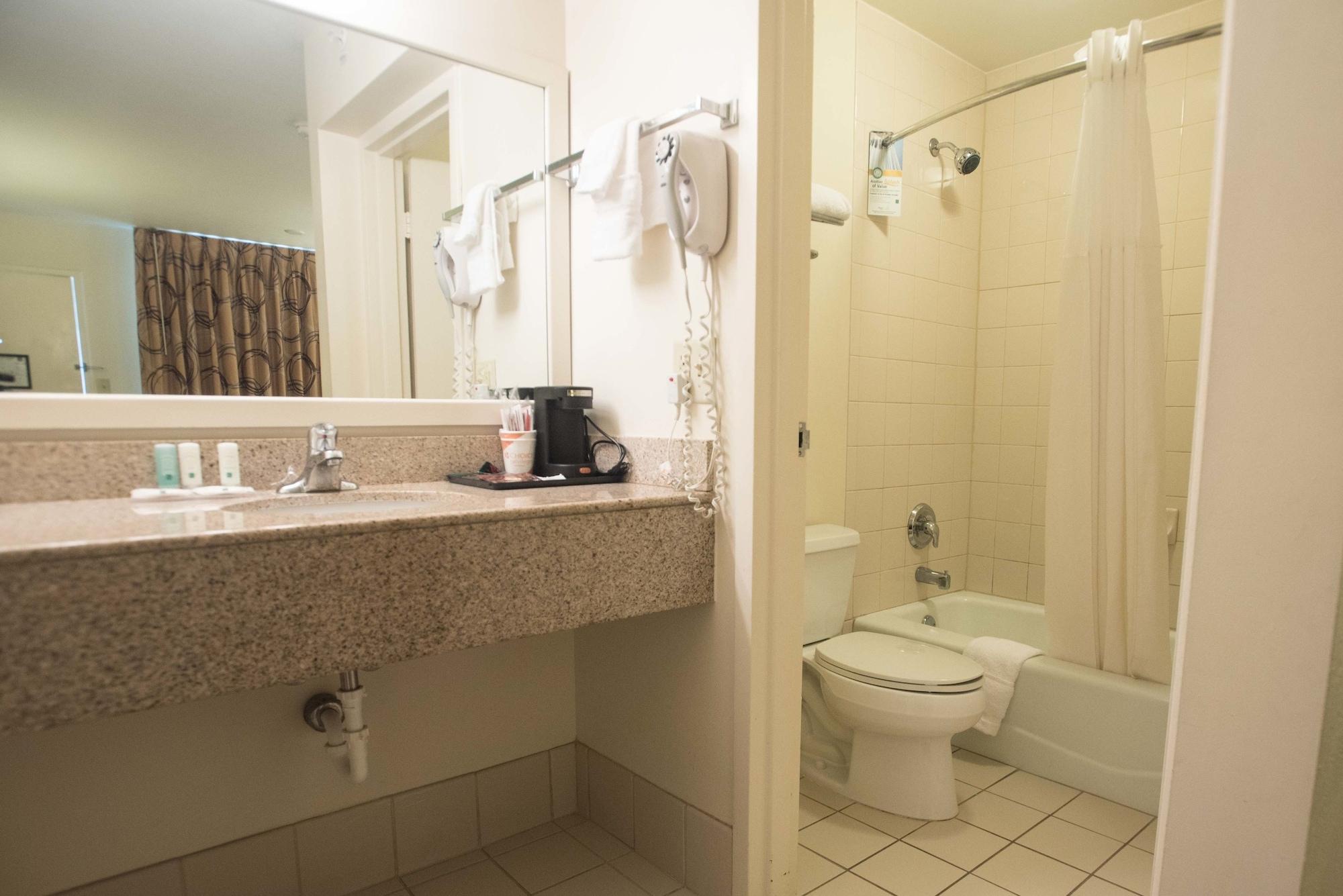 Quality Inn At Town Center Beaufort Exteriör bild
