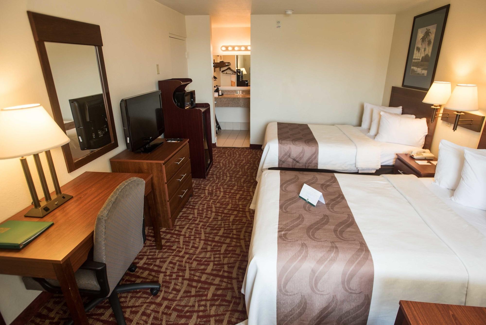 Quality Inn At Town Center Beaufort Exteriör bild