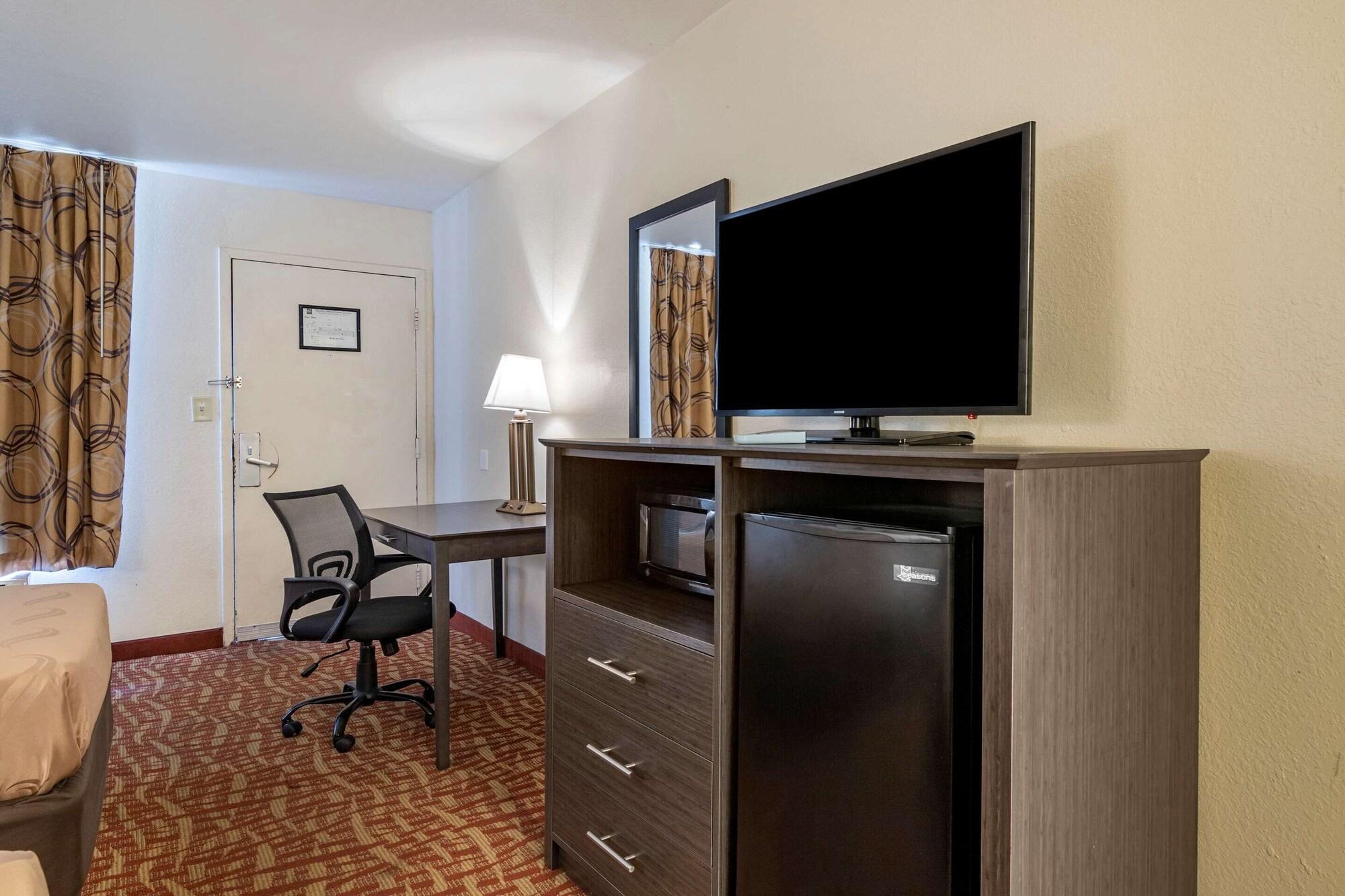 Quality Inn At Town Center Beaufort Exteriör bild