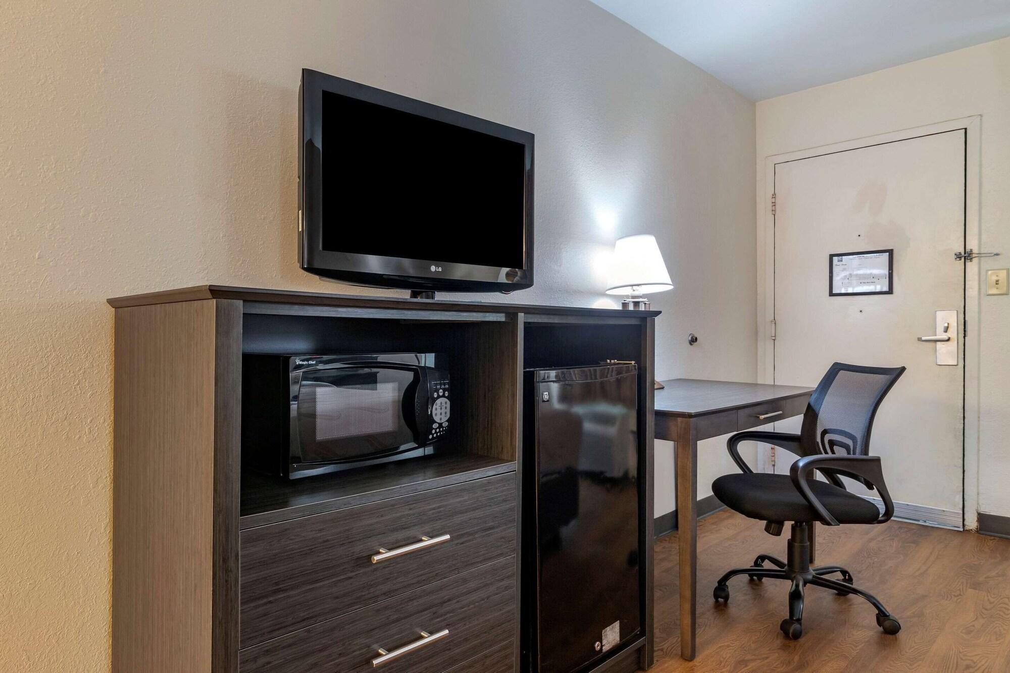 Quality Inn At Town Center Beaufort Exteriör bild