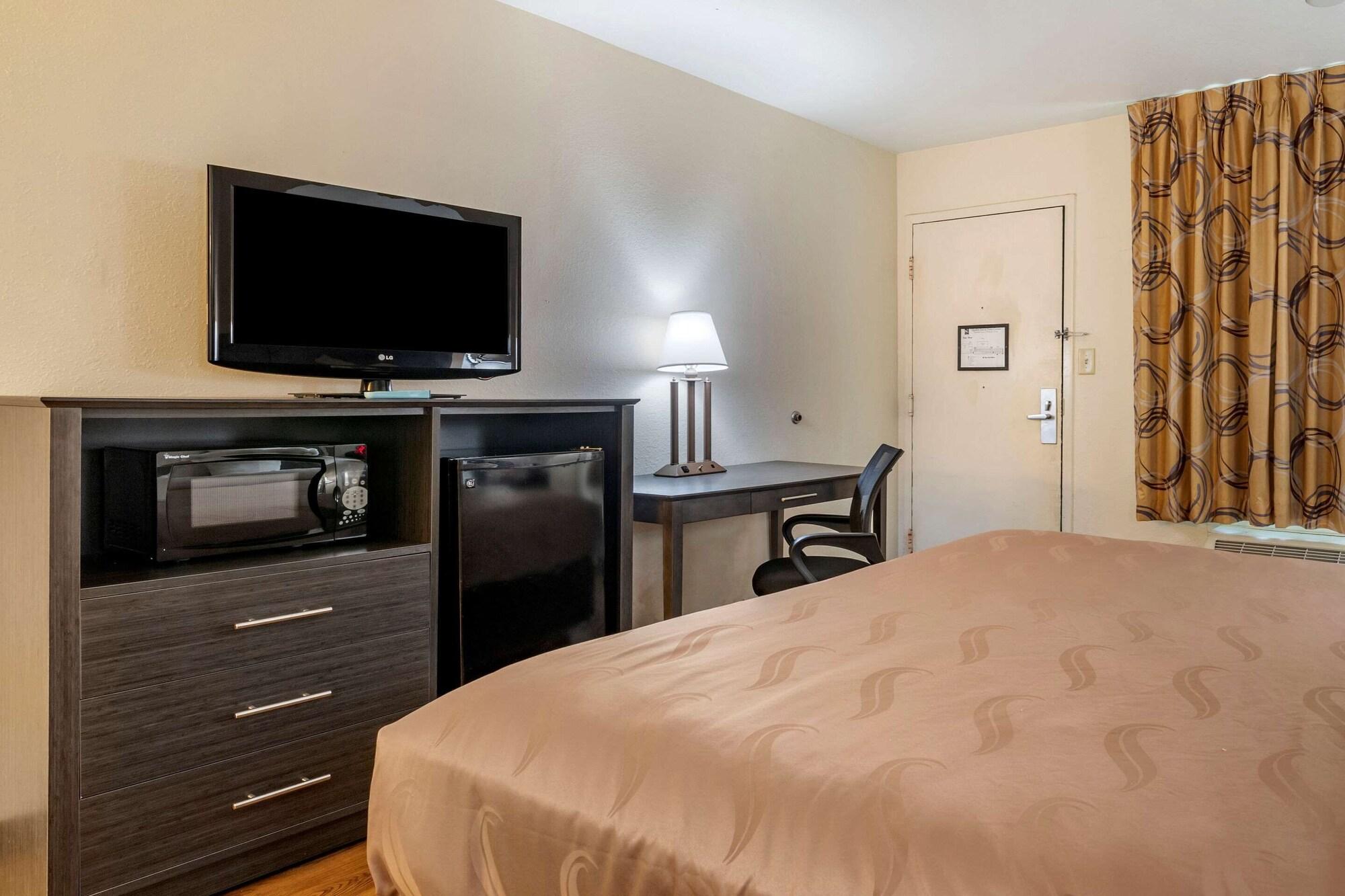 Quality Inn At Town Center Beaufort Exteriör bild