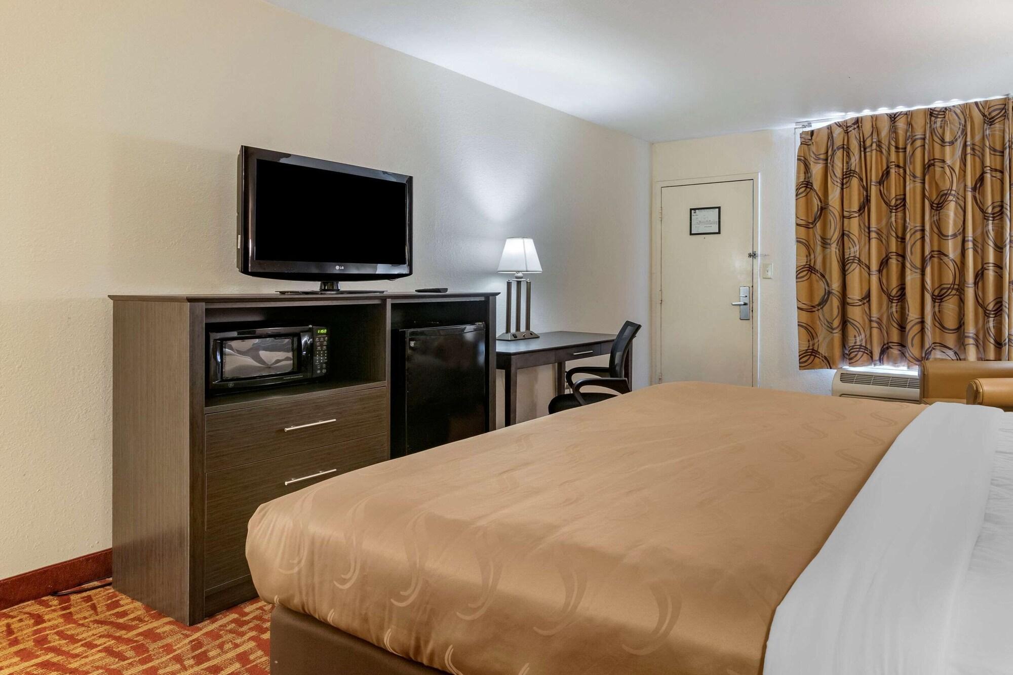 Quality Inn At Town Center Beaufort Exteriör bild