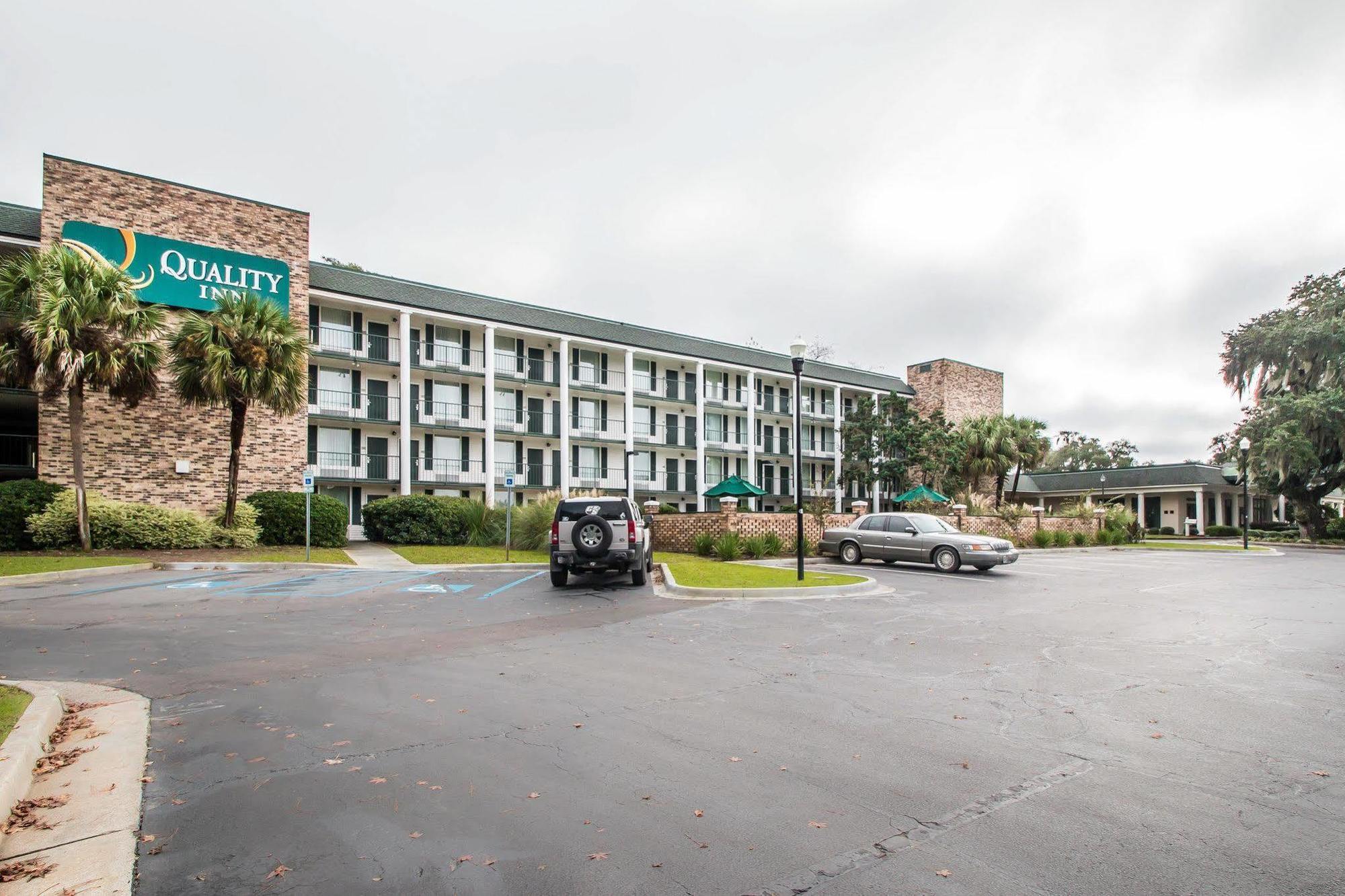 Quality Inn At Town Center Beaufort Exteriör bild